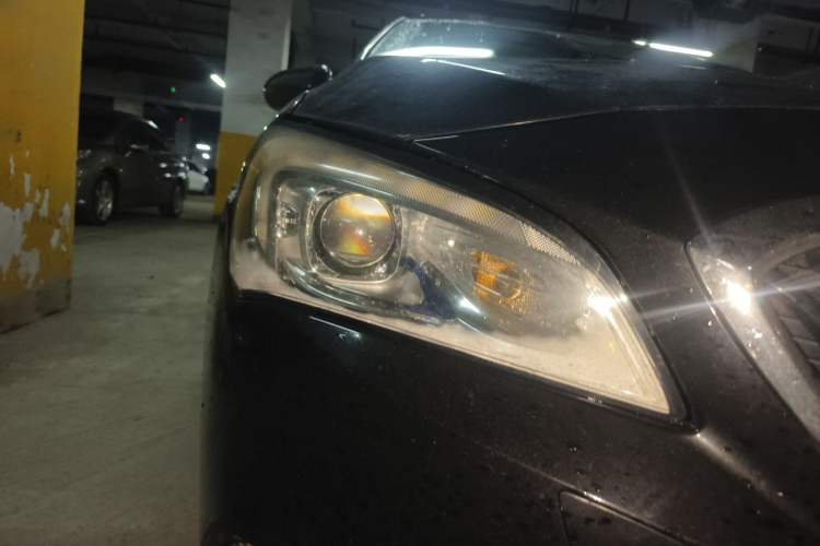 Used Buick Verano 2017 Sedan 15S Automatic Leading Model Right Front Headlight