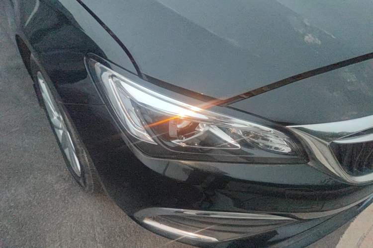 Used Buick Verano 2017 Sedan 15S Automatic Leading Model Right Front Headlight