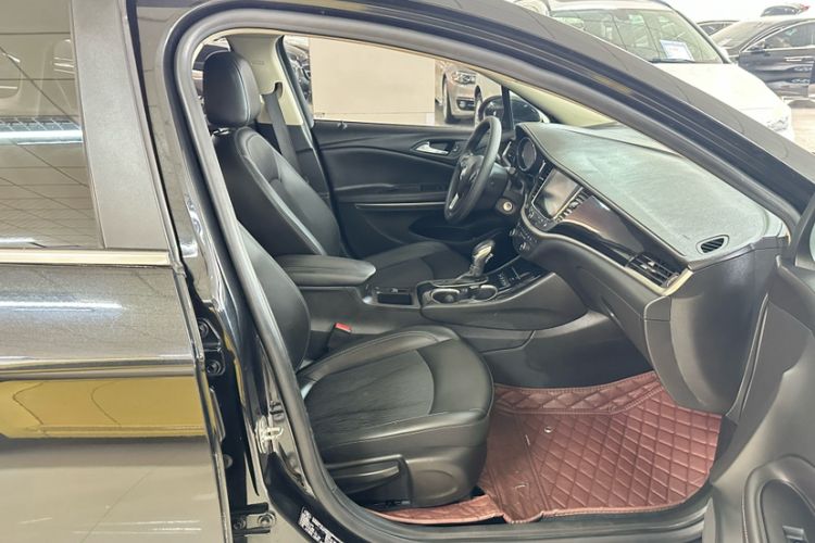 Used Buick Verano 2017 Sedan 20T Dual-Clutch Leading Model Right Front Seat