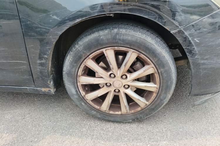 Used Buick Verano 2017 Sedan 20T Dual-Clutch Leading Model Right Front Wheel Hub