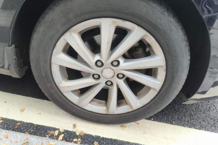 Used Buick Verano 2017 Sedan 15S Automatic Leading Model Right Front Wheel Hub