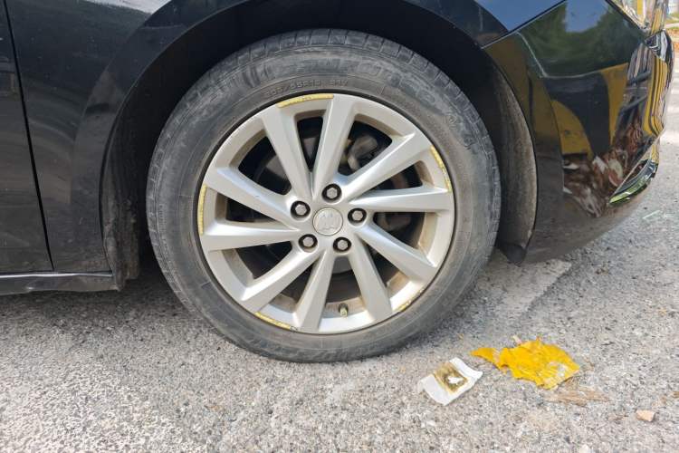 Used Buick Verano 2017 Sedan 15S Automatic Leading Model Right Front Wheel Hub