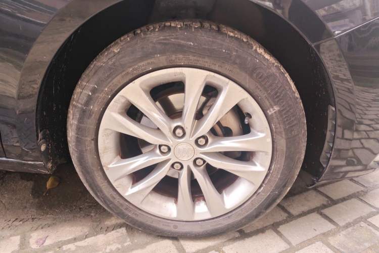 Used Buick Verano 2017 Sedan 20T Dual-Clutch Elite Model Right Front Wheel Hub