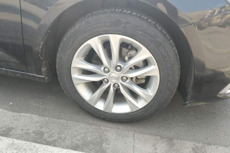 Used Buick Verano 2017 Sedan 20T Dual-Clutch Leading Model Right Front Wheel Hub