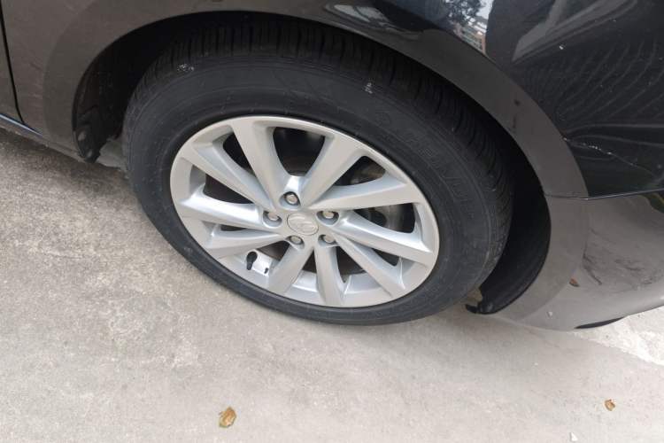 Used Buick Verano 2017 Sedan 15S Automatic Entry Model Right Front Wheel Hub