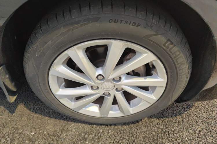 Used Buick Verano 2017 Sedan 15S Automatic Leading Model Right Front Wheel Hub