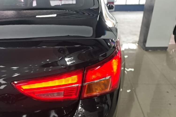 Used Buick Verano 2017 Sedan 20T Dual-Clutch Leading Model Right Rear Taillight
