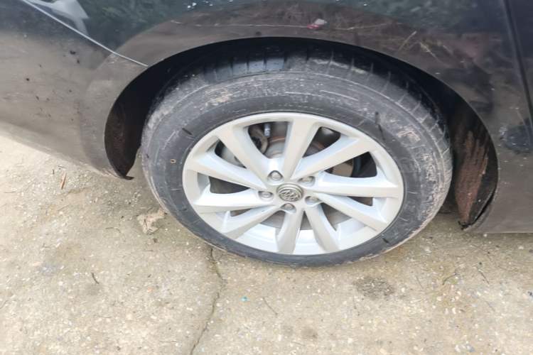 Used Buick Verano 2017 Sedan 15S Automatic Leading Model Right Rear Wheel Hub