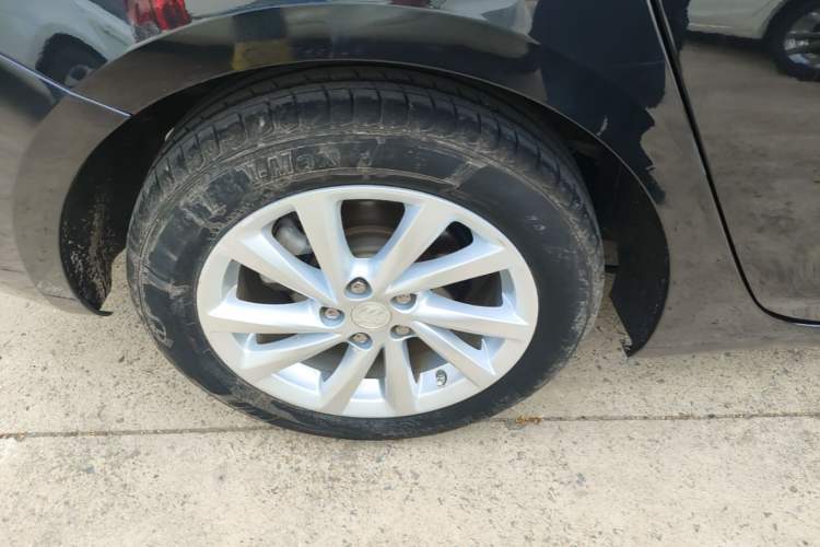 Used Buick Verano 2017 Sedan 15S Automatic Leading Model Right Rear Wheel Hub