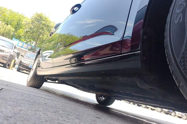 Used Buick Verano 2017 Sedan 20T Dual-Clutch Leading Model Right Side Sill