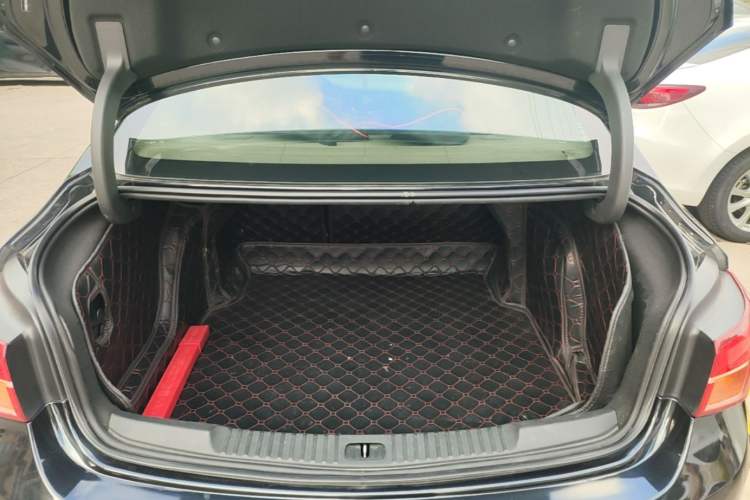 Used Buick Verano 2017 Sedan 15S Automatic Leading Model Trunk