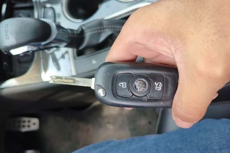 Used Buick Verano 2017 Sedan 20T Dual-Clutch Leading Model Vehicle Key