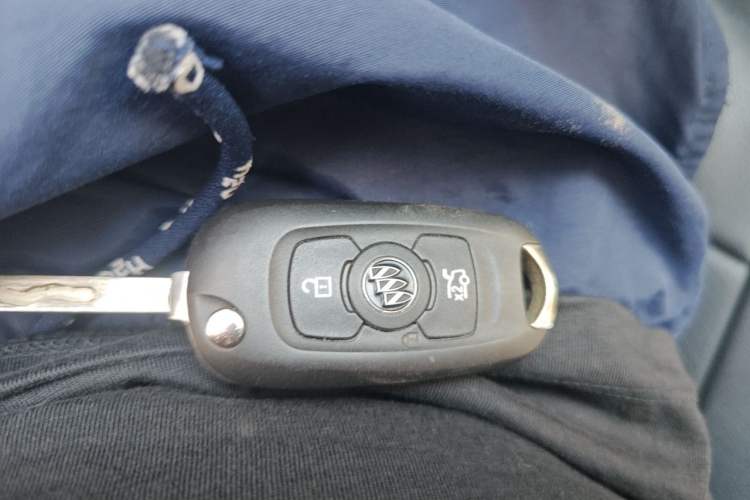 Used Buick Verano 2017 Sedan 15S Automatic Leading Model Vehicle Key