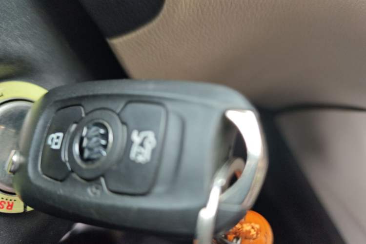 Used Buick Verano 2017 Sedan 15S Automatic Leading Model Vehicle Key