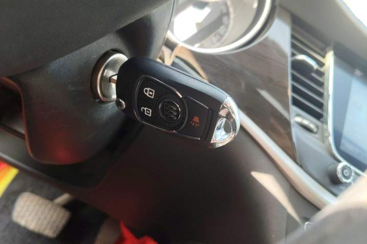 Used Buick Verano 2017 Sedan 20T Dual-Clutch Leading Model Vehicle Key
