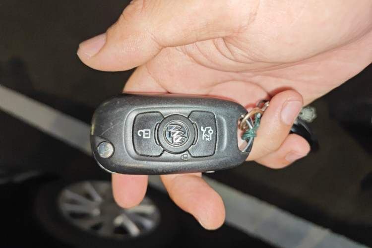 Used Buick Verano 2017 Sedan 15S Automatic Leading Model Vehicle Key