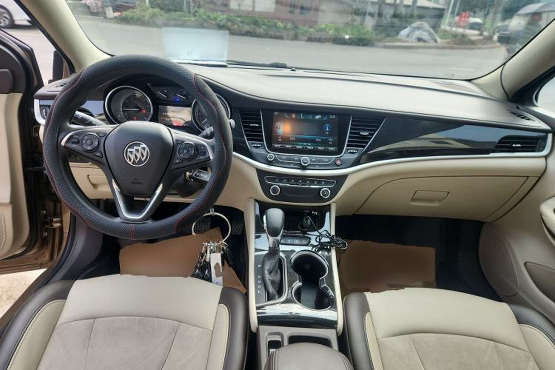 Used Buick Verano 2017 Sedan 15S Automatic Leading Model Center Console
