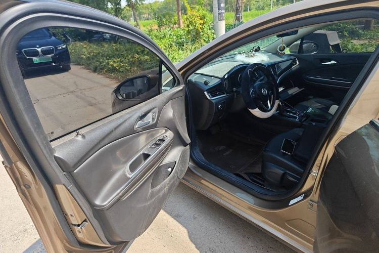 Used Buick Verano 2017 Sedan 20T Dual-Clutch Leading Model Driver Seat
