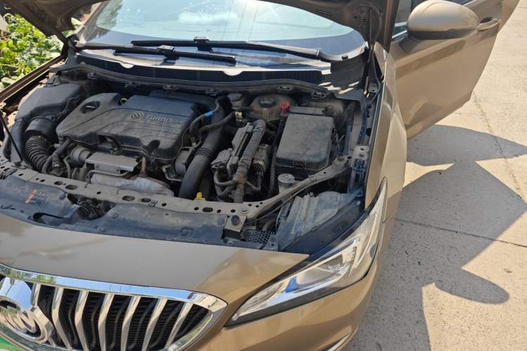 Used Buick Verano 2017 Sedan 20T Dual-Clutch Leading Model Engine Bay Left