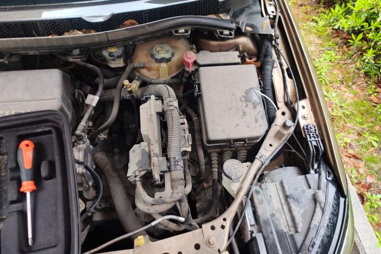 Used Buick Verano 2017 Sedan 15S Automatic Leading Model Engine Bay Left