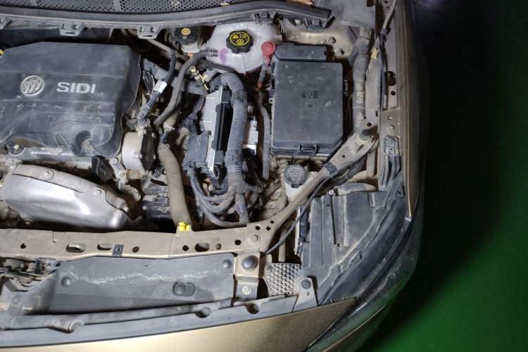 Used Buick Verano 2017 Sedan 15S Automatic Leading Model Engine Bay Left
