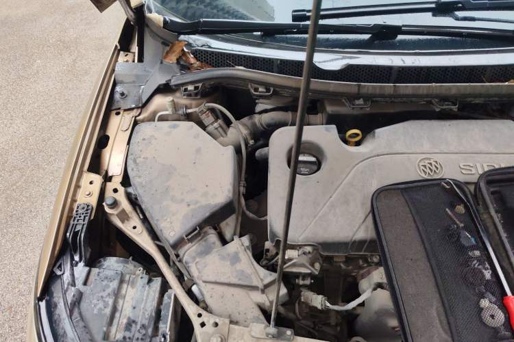 Used Buick Verano 2017 Sedan 15S Automatic Leading Model Engine Bay Right