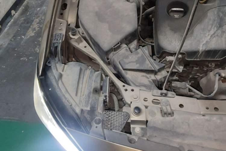 Used Buick Verano 2017 Sedan 15S Automatic Entry Model Engine Bay Right