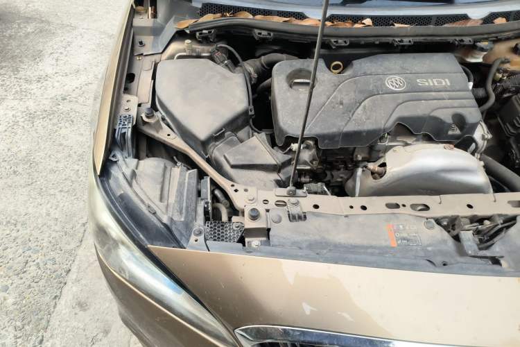 Used Buick Verano 2017 Sedan 15S Automatic Leading Model Engine Bay Right