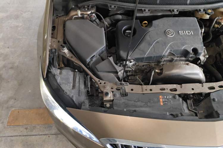 Used Buick Verano 2017 Sedan 15S Automatic Leading Model Engine Bay Right
