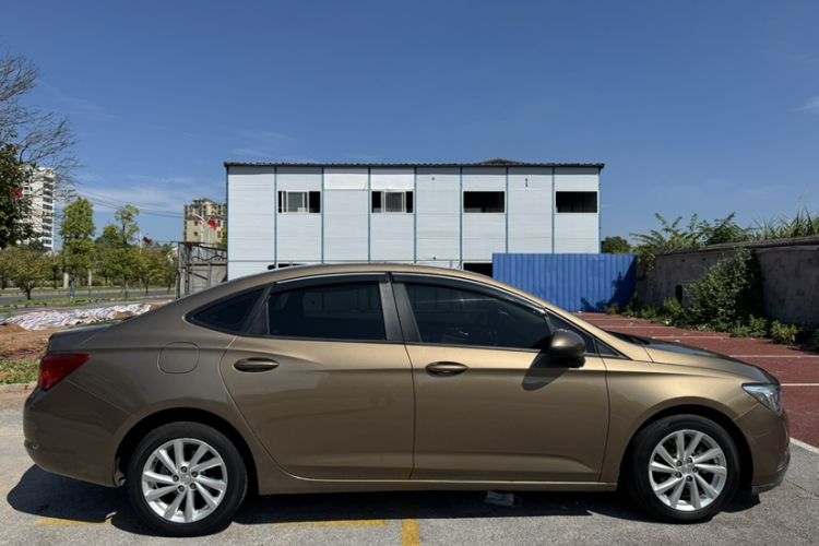 Used Buick Verano 2017 Sedan 15S Automatic Entry Model Exterior 2