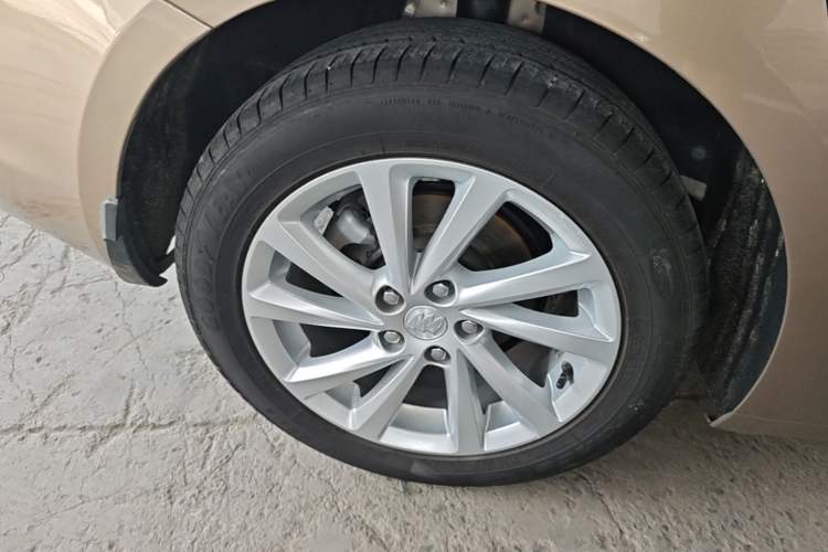 Used Buick Verano 2017 Sedan 15S Automatic Entry Model Exterior 2