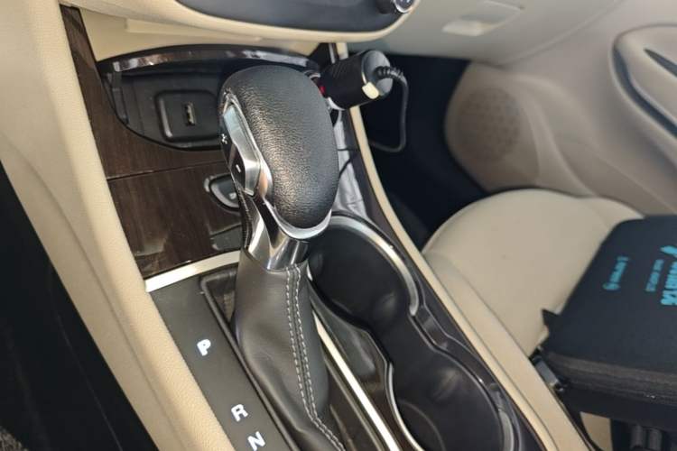Used Buick Verano 2017 Sedan 15S Automatic Entry Model Gear Lever