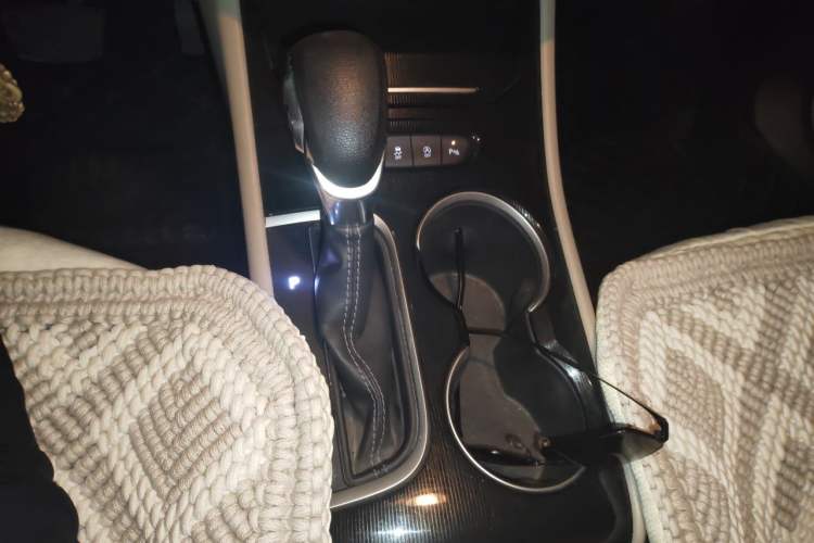 Used Buick Verano 2017 Sedan 15S Automatic Leading Model Gear Lever