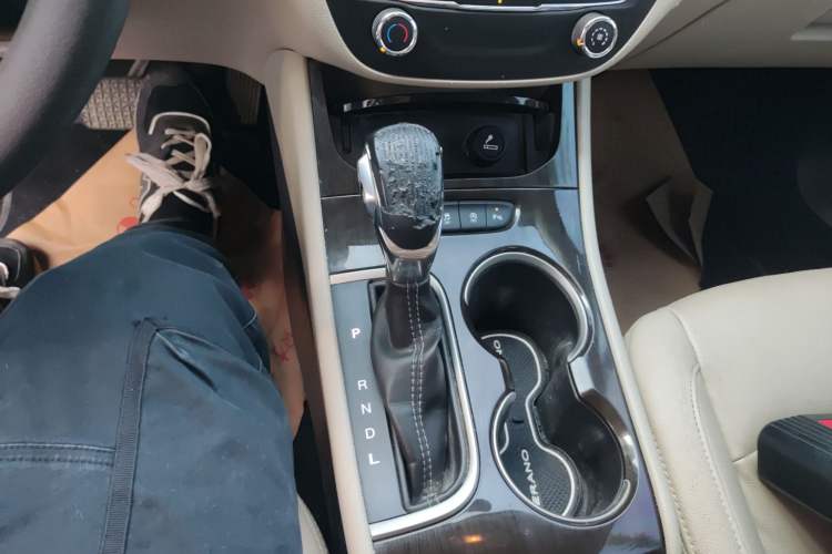 Used Buick Verano 2017 Sedan 15S Automatic Entry Model Gear Lever