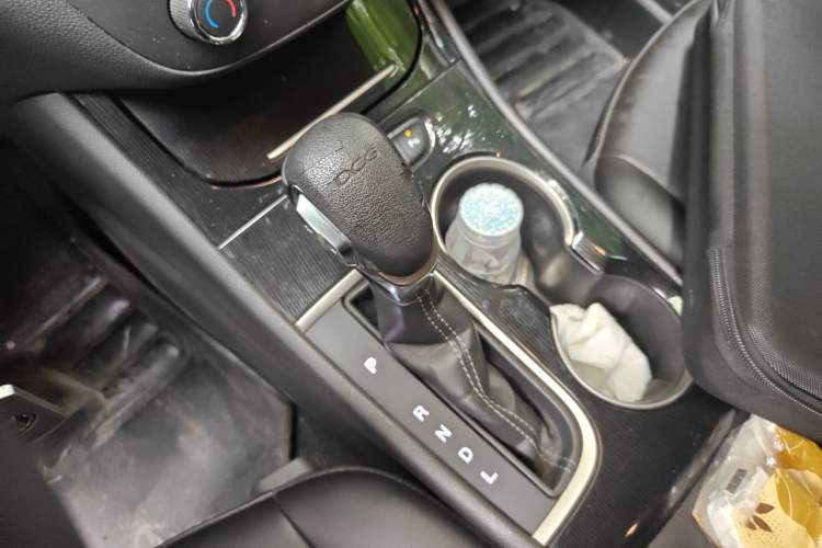 Used Buick Verano 2017 Sedan 20T Dual-Clutch Leading Model Gear Lever