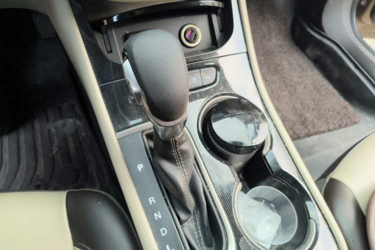 Used Buick Verano 2017 Sedan 15S Automatic Leading Model Gear Lever