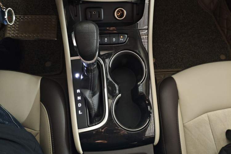 Used Buick Verano 2017 Sedan 15S Automatic Leading Model Gear Lever