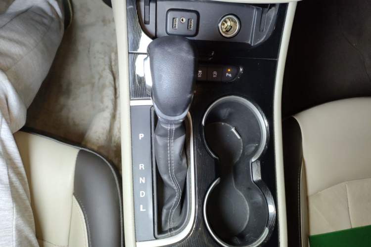 Used Buick Verano 2017 Sedan 15S Automatic Leading Model Gear Lever