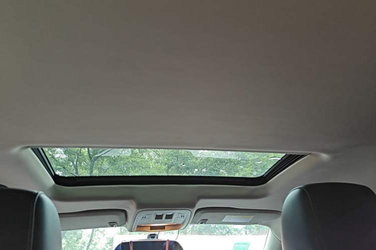 Used Buick Verano 2017 Sedan 20T Dual-Clutch Leading Model Headliner