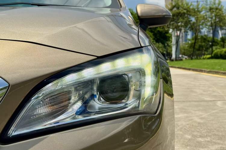 Used Buick Verano 2017 Sedan 20T Dual-Clutch Leading Model Left Front Headlight