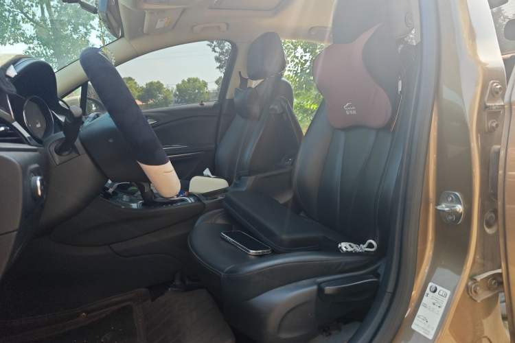 Used Buick Verano 2017 Sedan 20T Dual-Clutch Leading Model Left Front Seat