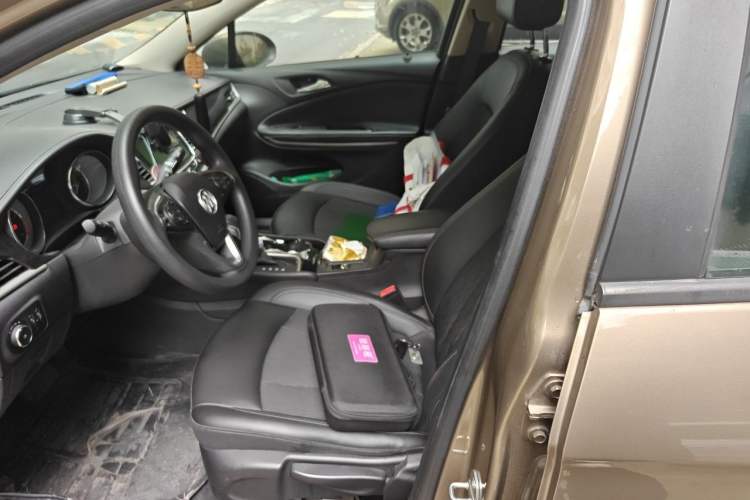 Used Buick Verano 2017 Sedan 20T Dual-Clutch Leading Model Left Front Seat