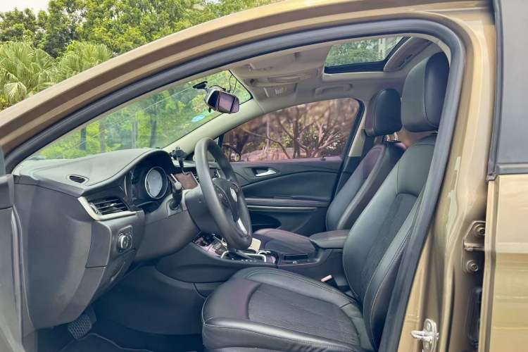 Used Buick Verano 2017 Sedan 20T Dual-Clutch Leading Model Left Front Seat