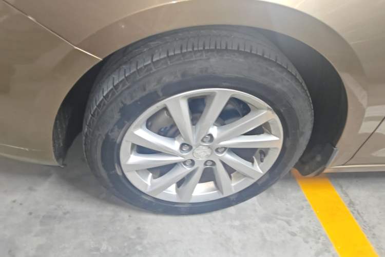 Used Buick Verano 2017 Sedan 15S Automatic Leading Model Left Front Wheel Hub