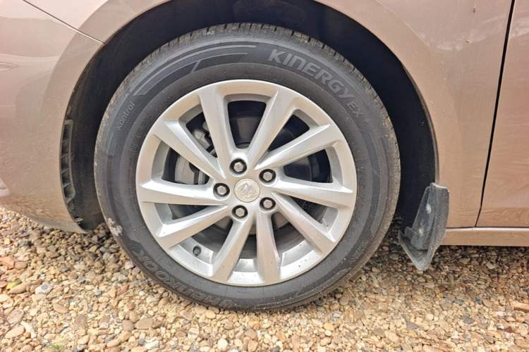 Used Buick Verano 2017 Sedan 15S Automatic Entry Model Left Front Wheel Hub