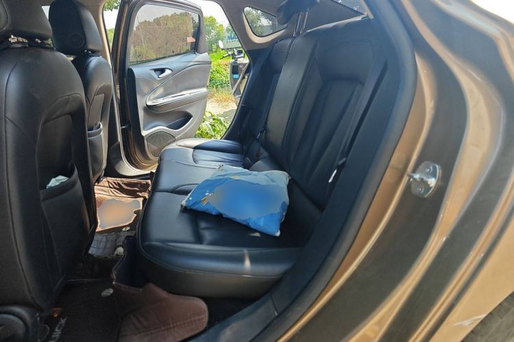 Used Buick Verano 2017 Sedan 20T Dual-Clutch Leading Model Left Rear Seat