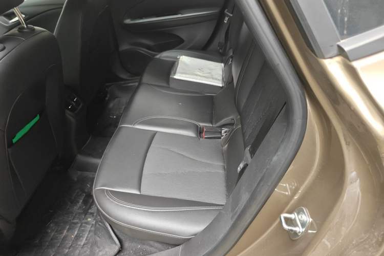 Used Buick Verano 2017 Sedan 20T Dual-Clutch Leading Model Left Rear Seat