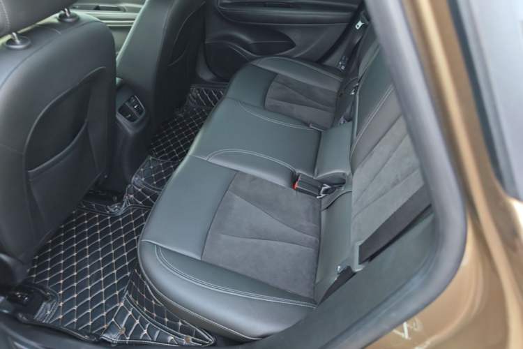Used Buick Verano 2017 Sedan 20T Dual-Clutch Elite Model Left Rear Seat