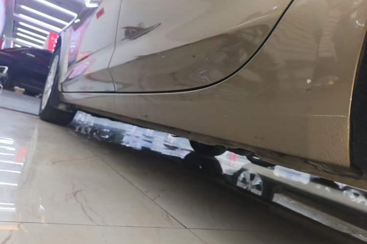 Used Buick Verano 2017 Sedan 15S Automatic Leading Model Left Side Sill