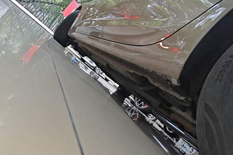Used Buick Verano 2017 Sedan 20T Dual-Clutch Leading Model Left Side Sill